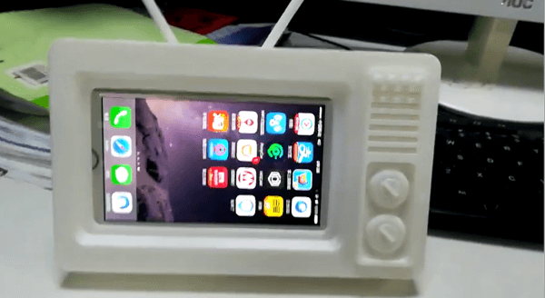 一技術(shù)宅的腦洞：3D打印復古電視機竟能‘吃掉’手機！